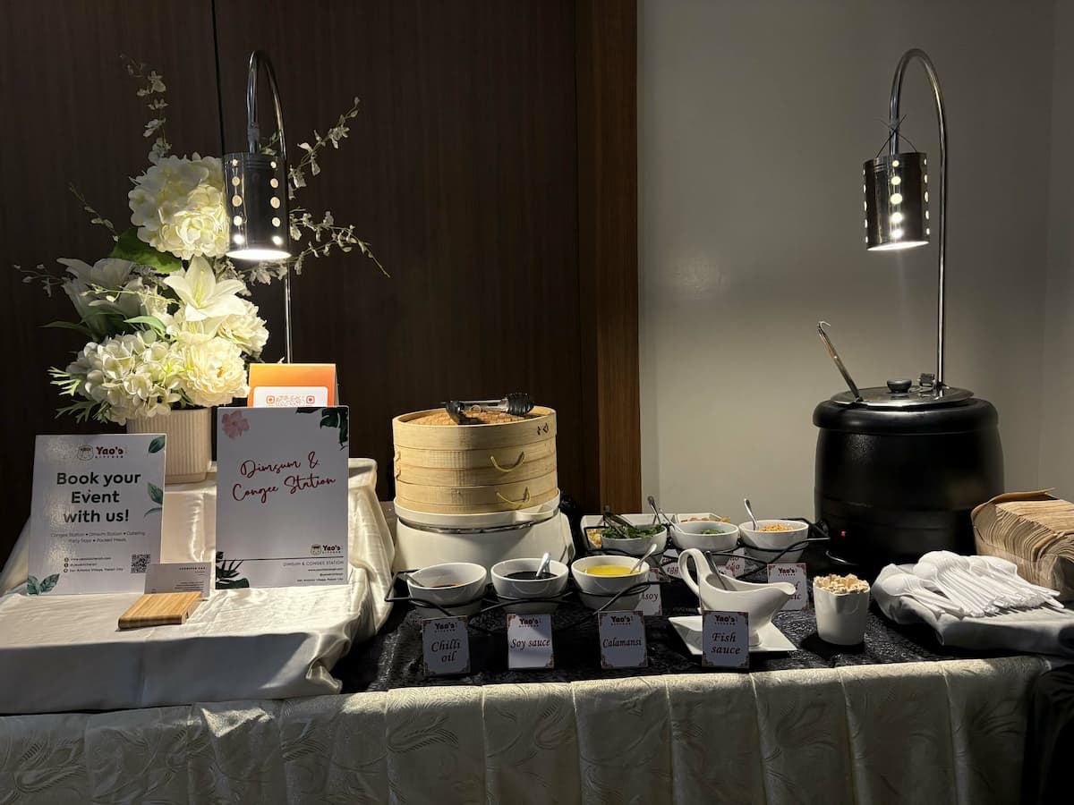 Full catering station with arching lamps